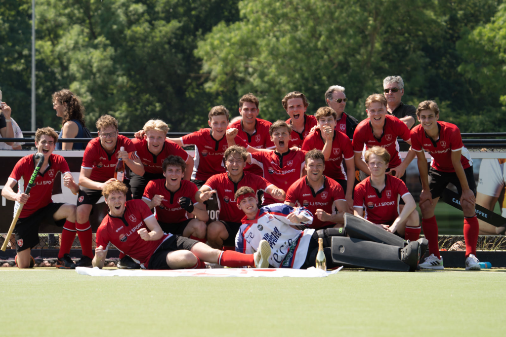 HO25-1 kampioen & promoveert Nieuws afbeelding